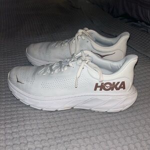 Hoka Arahi 7